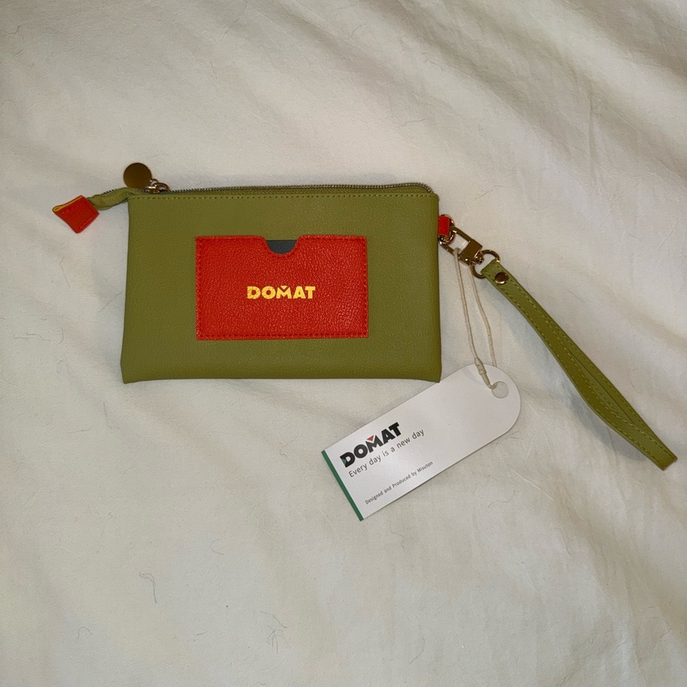 3 for $15 ✨NWT DOMAT Green and Orange Wristlet Coin Purse